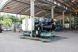 出口國(guó)外的水冷低溫機(jī)，用的是環(huán)保冷媒R404A